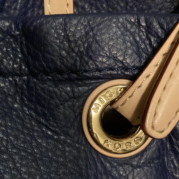 Michael Kors Handbag - Picture 2 of 12
